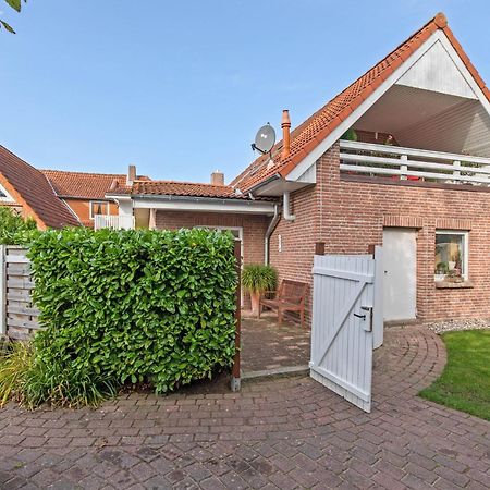 Enticing Holiday Home In Oldenburg With Garden Near Sea Dannau Dış mekan fotoğraf