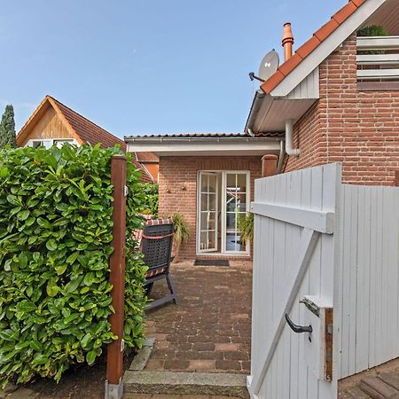 Enticing Holiday Home In Oldenburg With Garden Near Sea Dannau Dış mekan fotoğraf