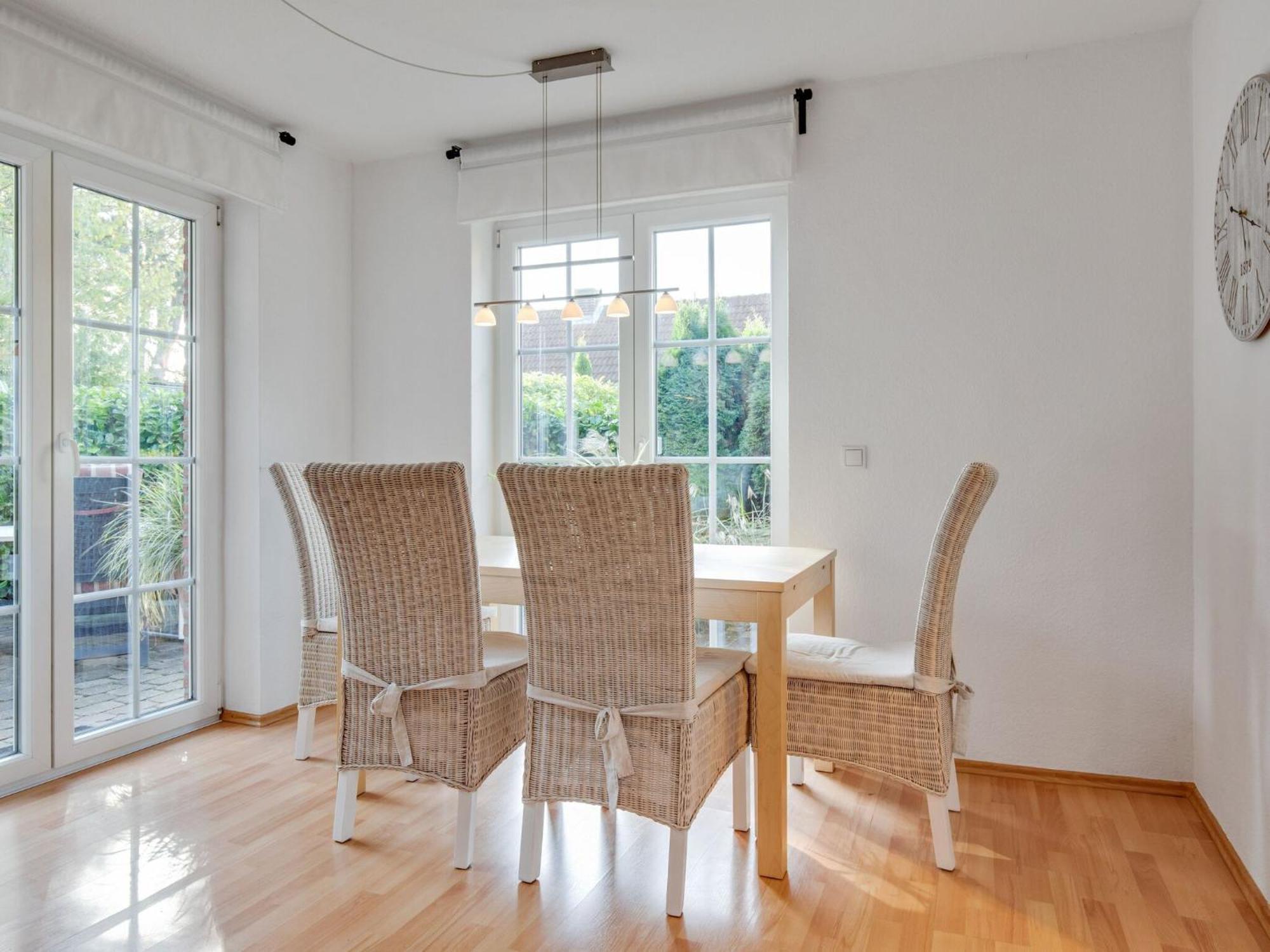 Enticing Holiday Home In Oldenburg With Garden Near Sea Dannau Dış mekan fotoğraf