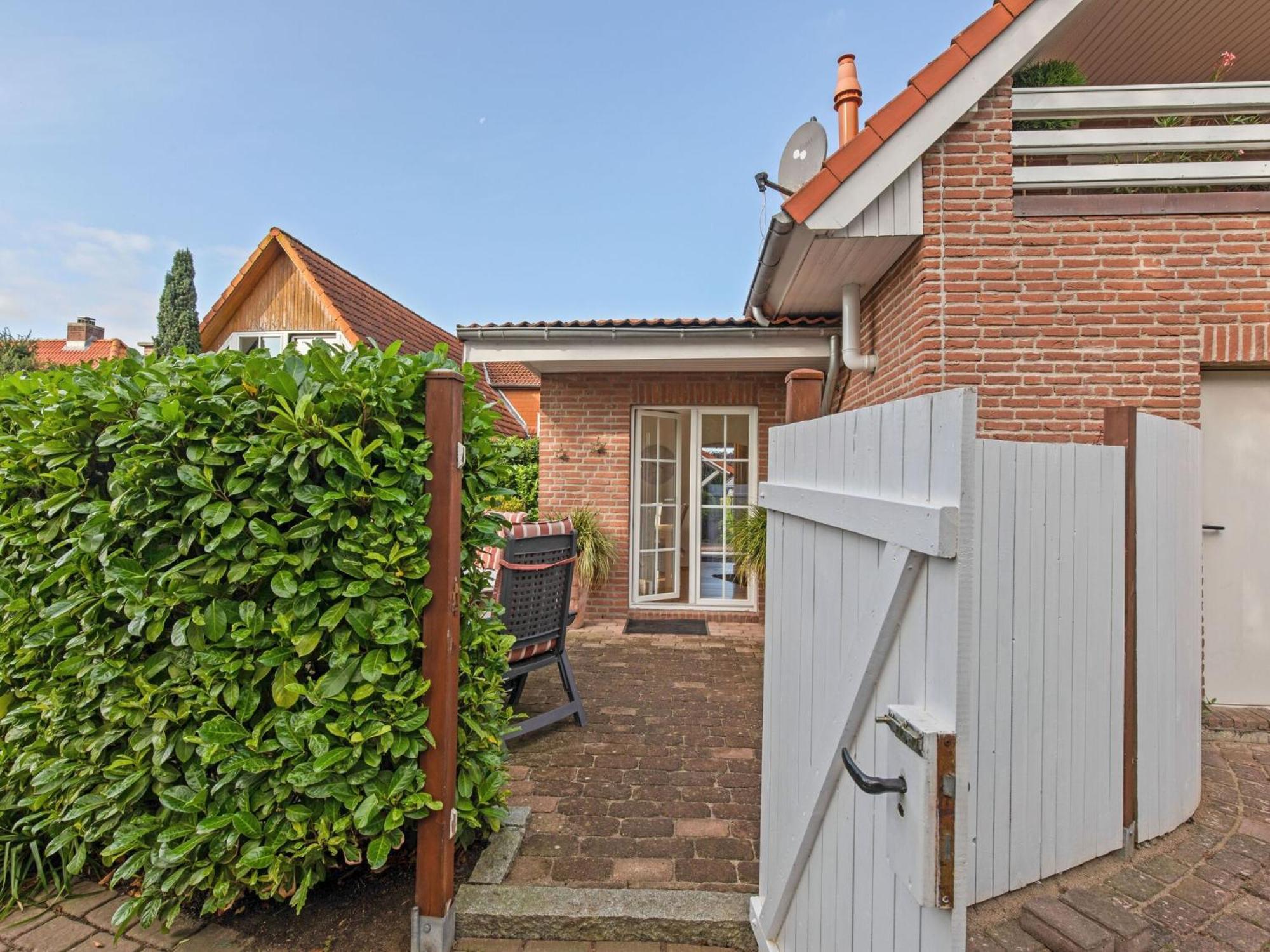 Enticing Holiday Home In Oldenburg With Garden Near Sea Dannau Dış mekan fotoğraf