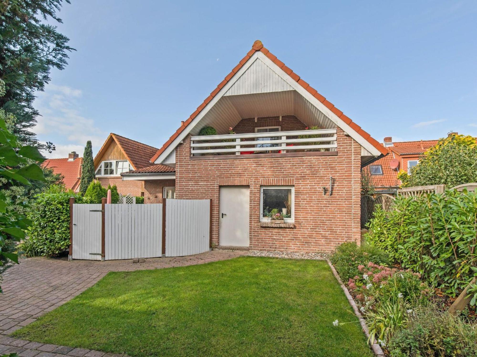 Enticing Holiday Home In Oldenburg With Garden Near Sea Dannau Dış mekan fotoğraf