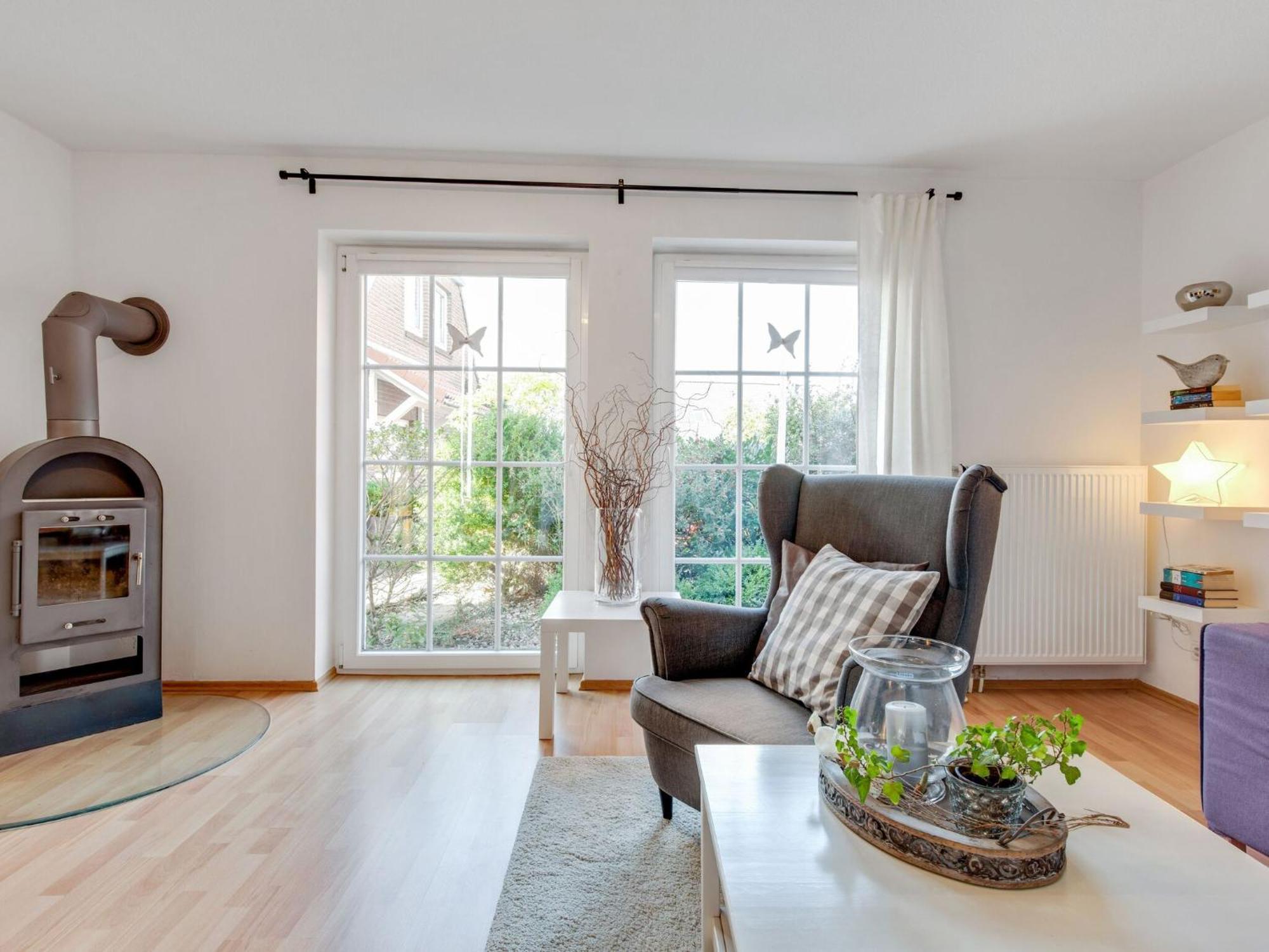 Enticing Holiday Home In Oldenburg With Garden Near Sea Dannau Dış mekan fotoğraf