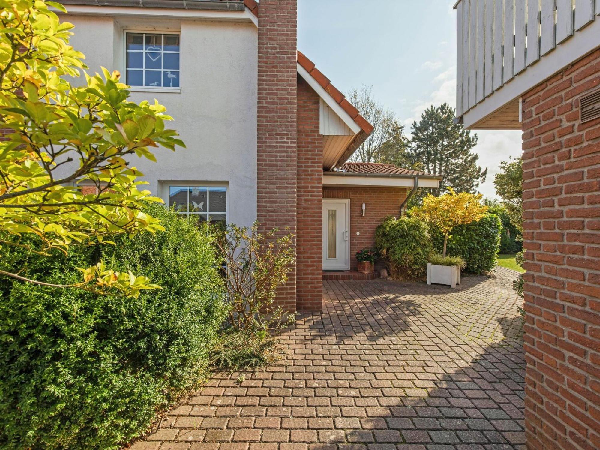 Enticing Holiday Home In Oldenburg With Garden Near Sea Dannau Dış mekan fotoğraf