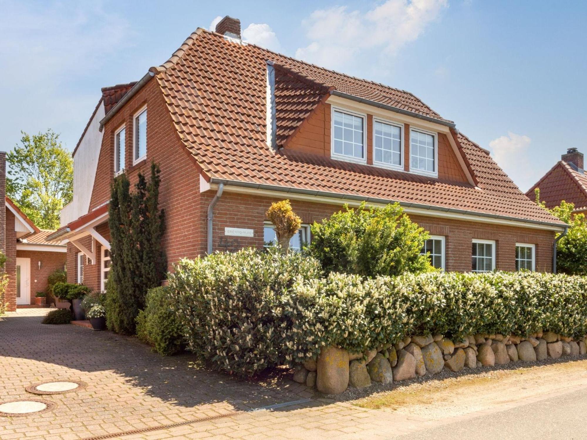 Enticing Holiday Home In Oldenburg With Garden Near Sea Dannau Dış mekan fotoğraf