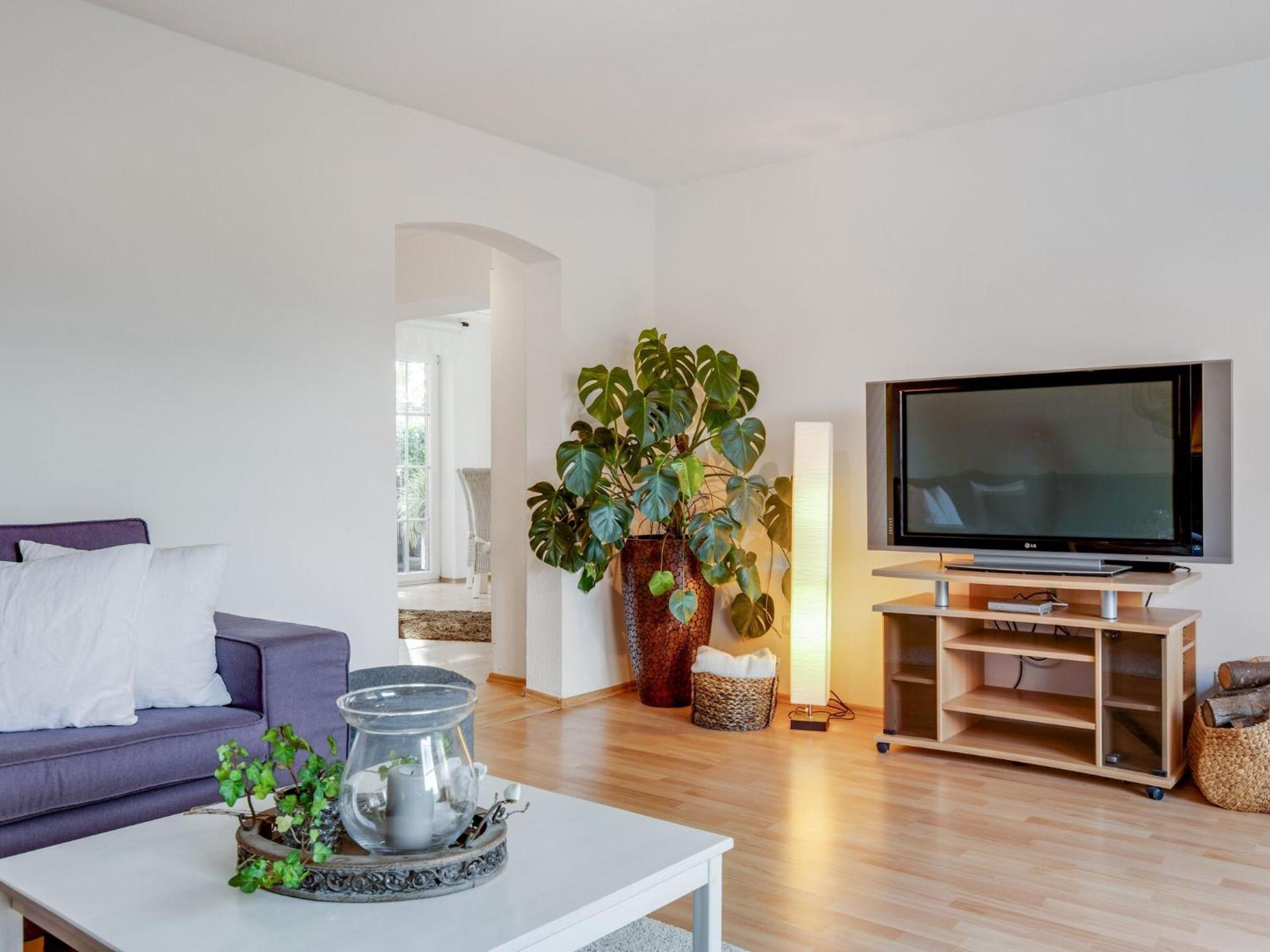 Enticing Holiday Home In Oldenburg With Garden Near Sea Dannau Dış mekan fotoğraf