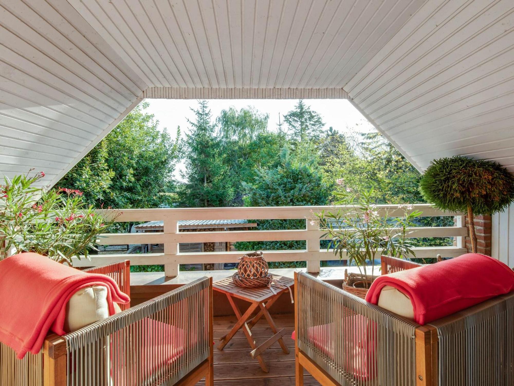 Enticing Holiday Home In Oldenburg With Garden Near Sea Dannau Dış mekan fotoğraf