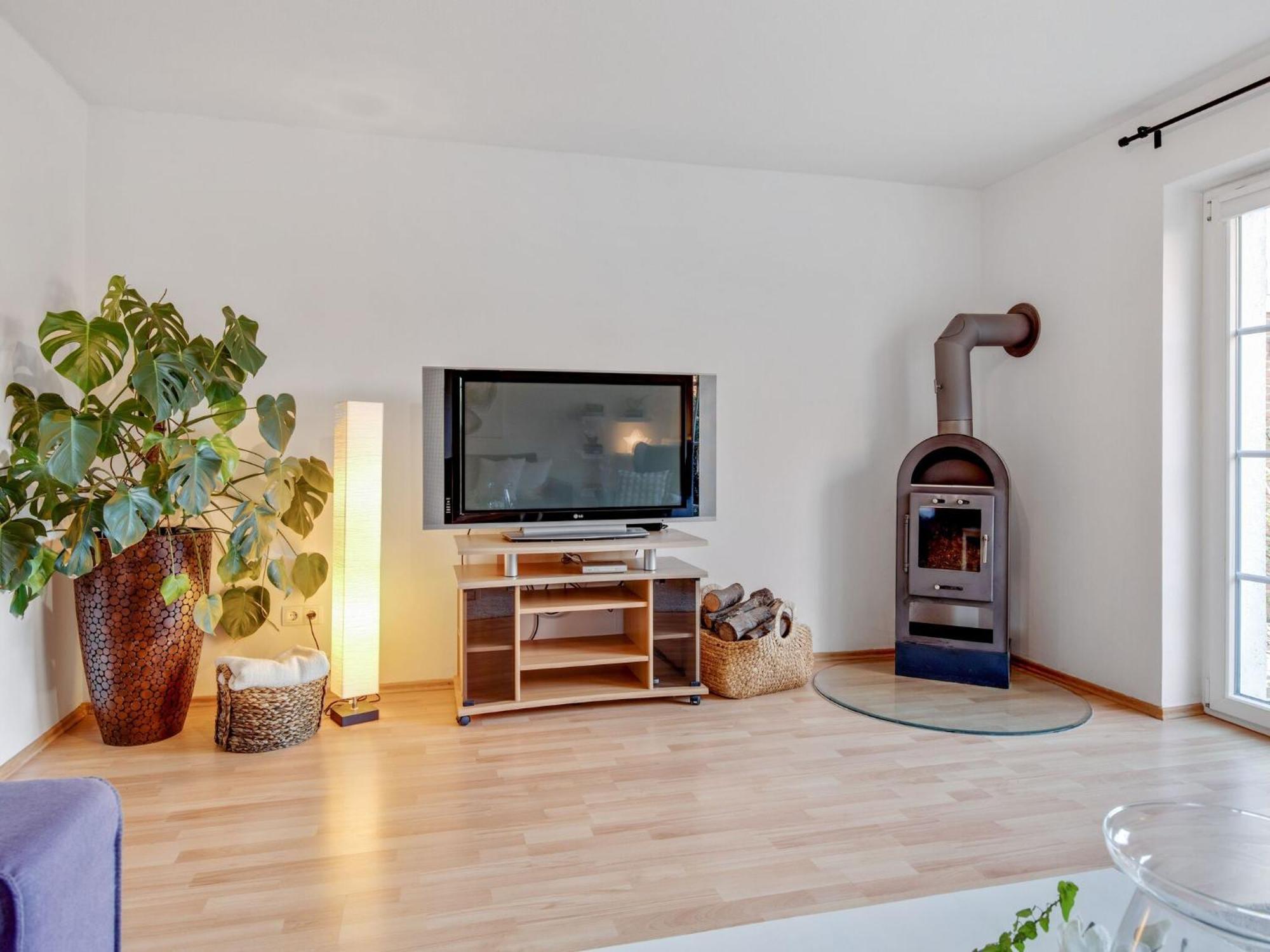 Enticing Holiday Home In Oldenburg With Garden Near Sea Dannau Dış mekan fotoğraf