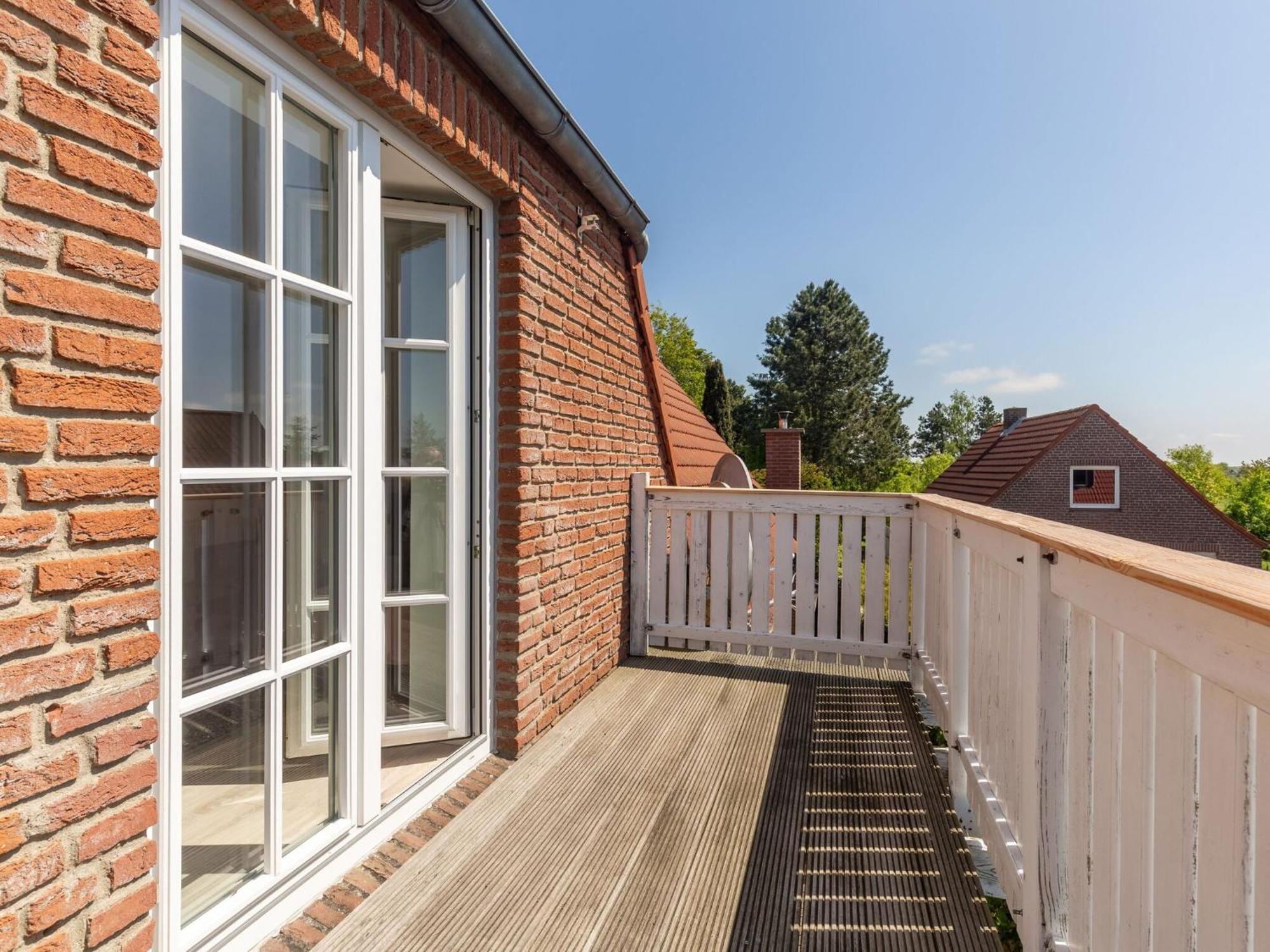 Enticing Holiday Home In Oldenburg With Garden Near Sea Dannau Dış mekan fotoğraf